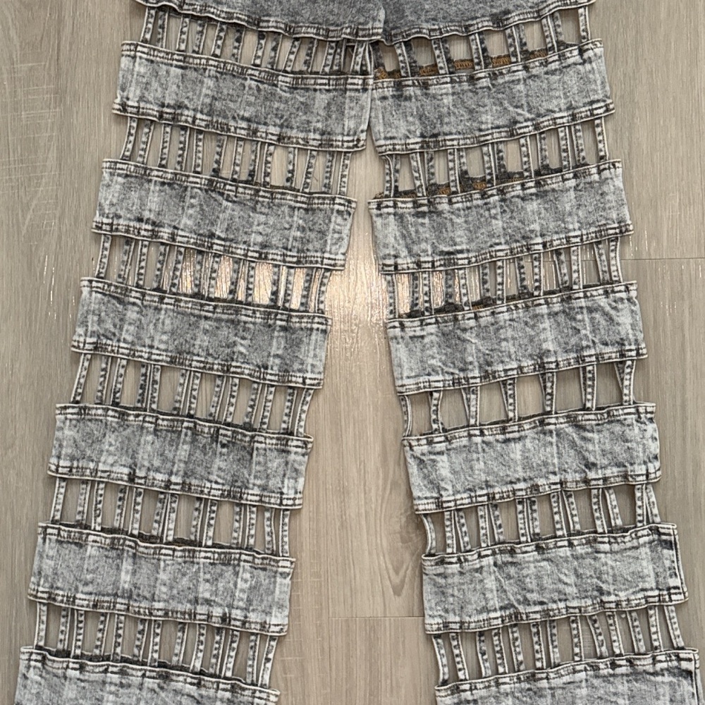 Fashion Nova Jeans - Picture 4 of 5